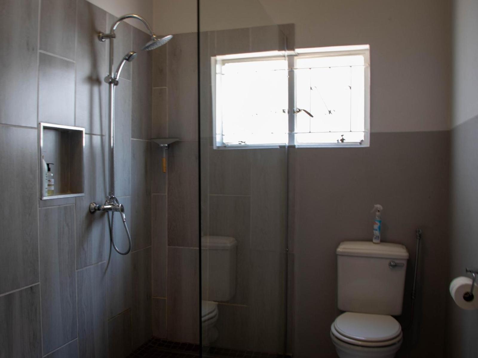 18 On Mark Willowmore Chambre photo